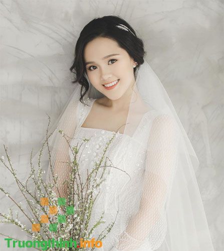                       Những kiểu tóc cô dâu đơn giản mà đẹp, dễ thương