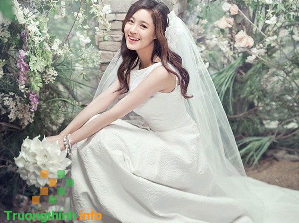                       Những kiểu tóc cô dâu đơn giản mà đẹp, dễ thương