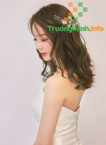                       Những kiểu tóc cô dâu đơn giản mà đẹp, dễ thương