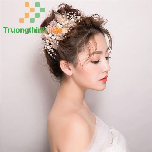                       Những kiểu tóc cô dâu đơn giản mà đẹp, dễ thương