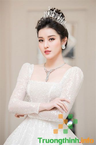                       Những kiểu tóc cô dâu đơn giản mà đẹp, dễ thương