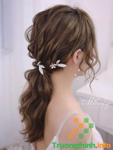                       Những kiểu tóc cô dâu đơn giản mà đẹp, dễ thương