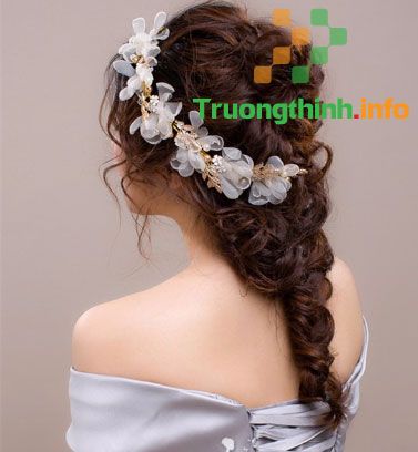                      Những kiểu tóc cô dâu đơn giản mà đẹp, dễ thương