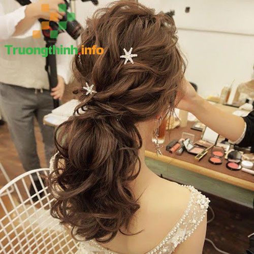                       Những kiểu tóc cô dâu đơn giản mà đẹp, dễ thương