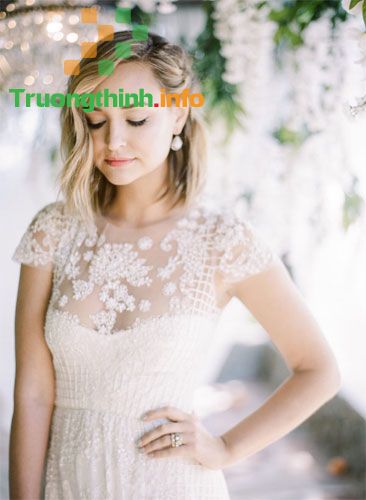                       Những kiểu tóc cô dâu đơn giản mà đẹp, dễ thương