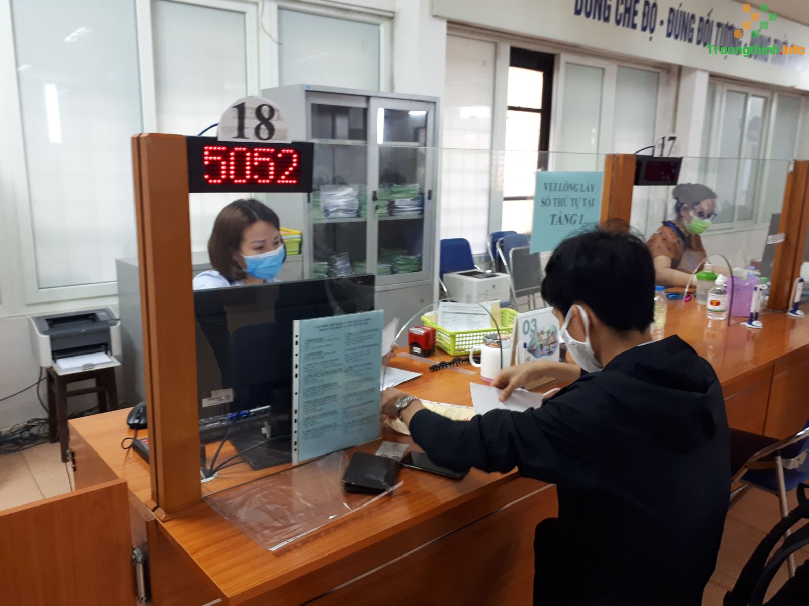                       Thủ tục làm bảo hiểm thất nghiệp cần những giấy tờ gì?