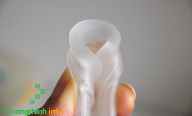                       Dùng cốc nguyệt san có bị rộng không? Có ảnh hưởng đến cô bé không?