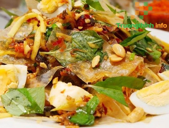 Cách làm bánh tráng trộn ngon chuẩn vị ai cũng mê