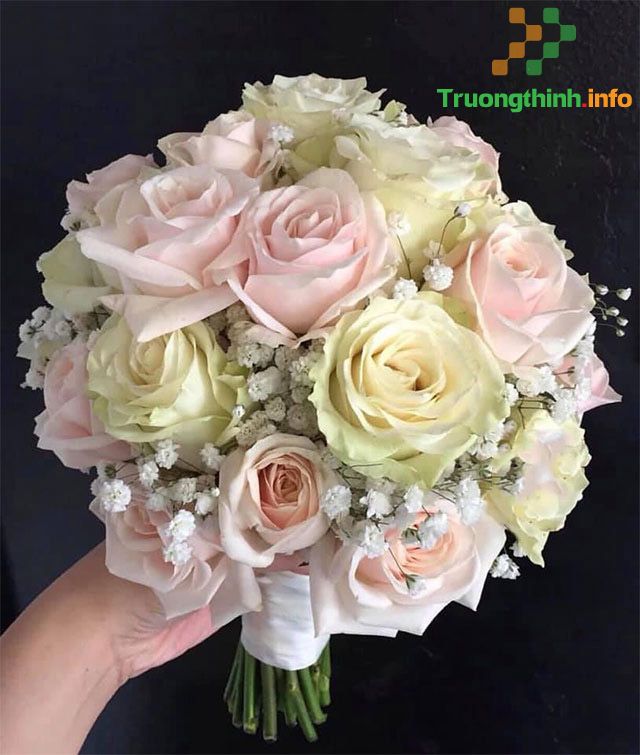                       Các mẫu hoa cưới cầm tay cô dâu đơn giản, đẹp nhất 2021