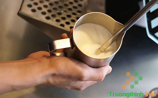                       Cách đánh sữa bằng máy pha cà phê đơn giản, nhanh, chuẩn nhất