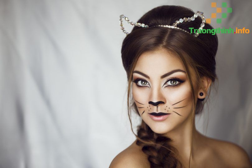                       Cách trang điểm Halloween đơn giản mà đẹp