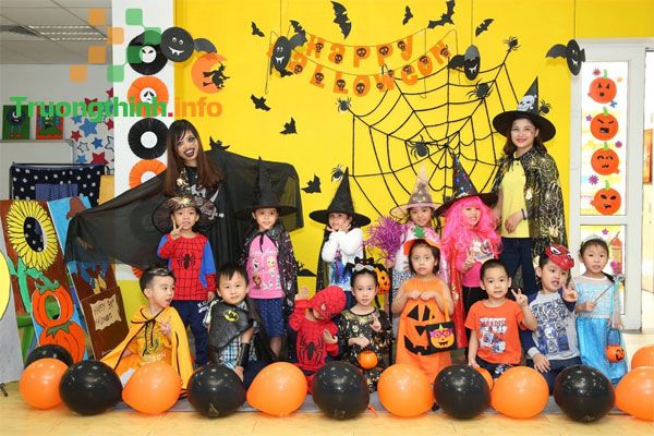                       Cách trang trí Halloween cho lớp học đơn giản mà độc đáo