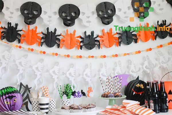                       Cách trang trí Halloween cho lớp học đơn giản mà độc đáo