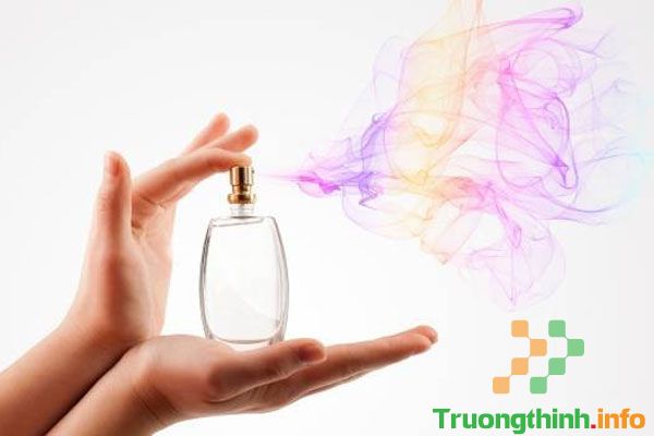                       Nước hoa vùng kín là gì? Cách sử dụng nước hoa vùng kín lưu hương cả ngày