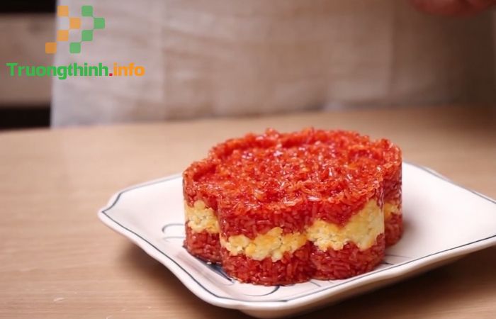                       Cách nấu xôi gấc bằng nồi cơm điện dẻo ngon, lên màu đẹp