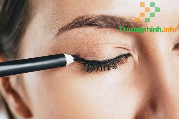                       Cách vẽ eyeliner, kẻ mắt đẹp, đơn giản cho người mới tập