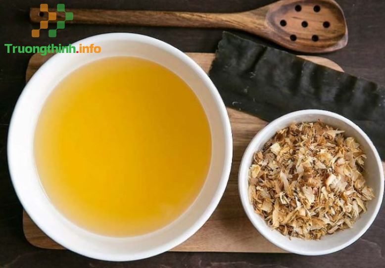                       5 cách nấu nước dashi cho bé ăn dặm chuẩn, đúng cách