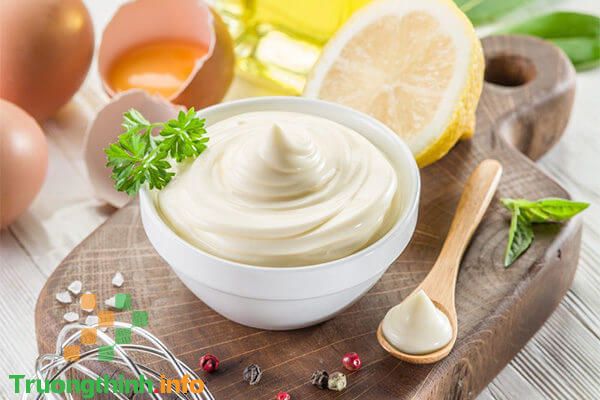                           Cách làm sốt mayonnaise đơn giản tại nhà với dầu ăn và lòng đỏ trứng gà