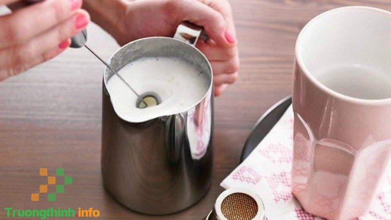 3 Cách đánh sữa Latte bằng tay đơn giản, đảm bảo bọt sữa mịn, thơm