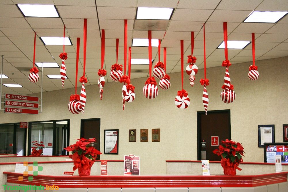                           Cách trang trí Noel cho văn phòng làm việc công ty đẹp, đơn giản
