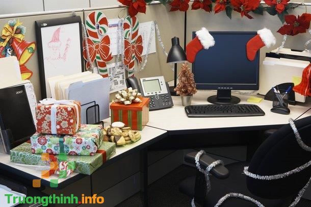 Cách trang trí Noel cho văn phòng làm việc công ty đẹp, đơn giản