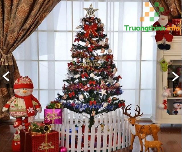                           Cách trang trí cây thông Noel bằng dây kim tuyến và phụ kiện đơn giản mà đẹp