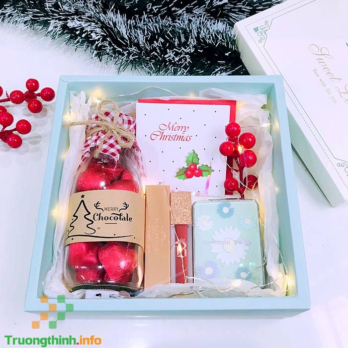                           Quà Noel cho đồng nghiệp nên tặng gì ý nghĩa?