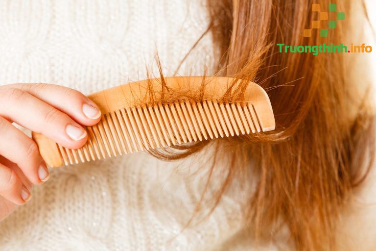                           Tại sao mùa đông lại rụng tóc nhiều? Bật mí cách chống rụng tóc vào mùa đông