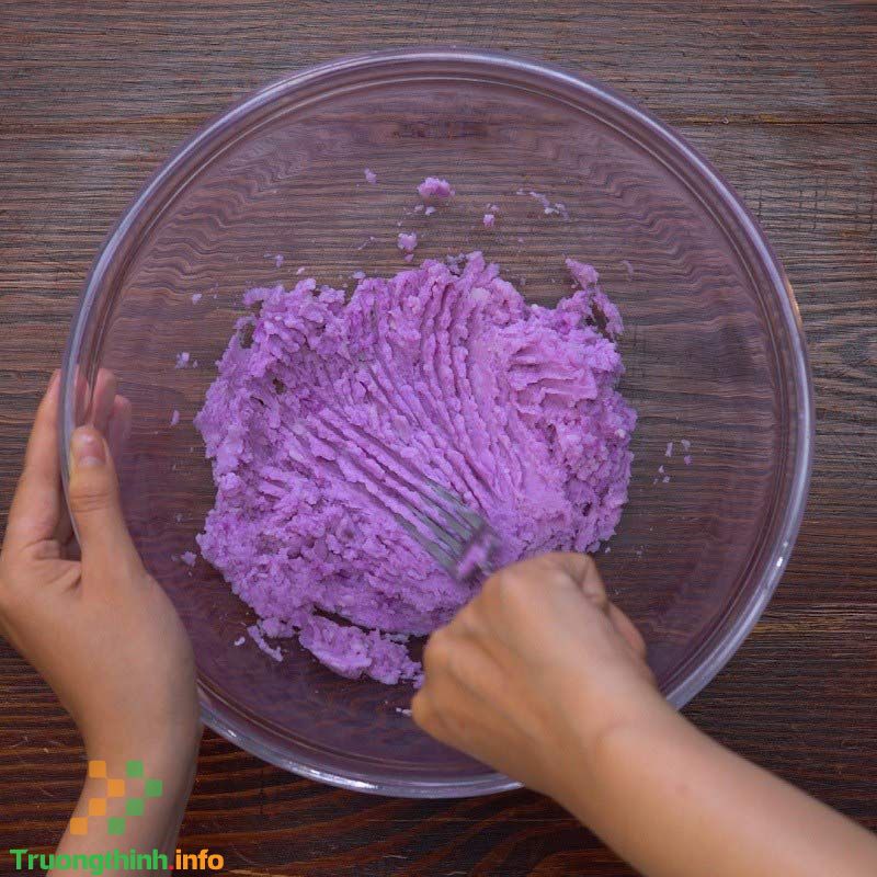                           Cách làm bánh khoai mỡ chiên ngon, giòn lâu