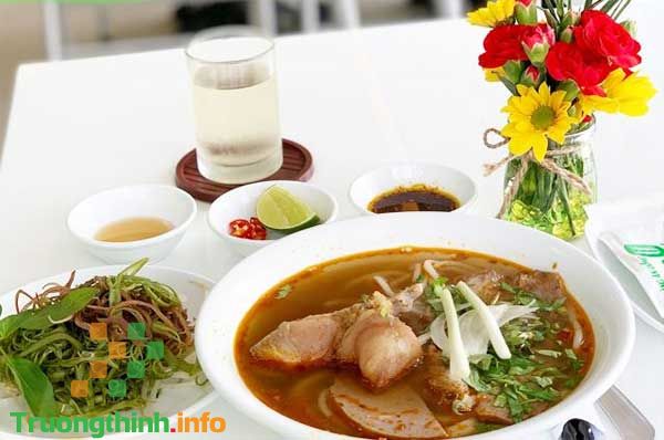                           Cách nấu bún bò giò heo chuẩn vị Huế tại nhà đơn giản nhất