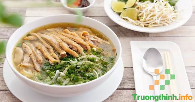                          Cách nấu phở gà vừa nhanh, vừa ngon tại gia đình, ai cũng làm được