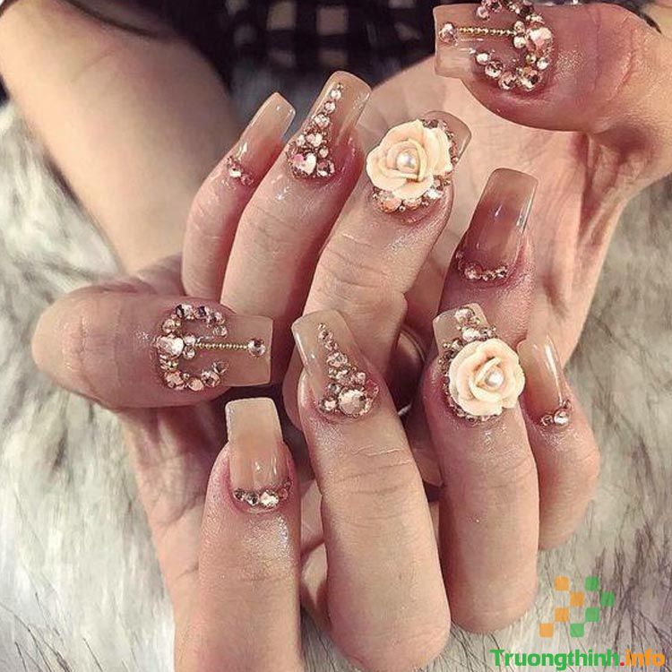                           Những mẫu móng tay đính đá đơn giản mà đẹp, nail đính đá sang trọng hot nhất