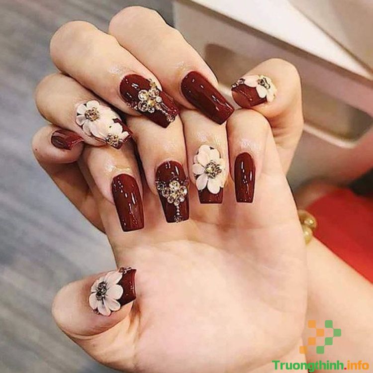                           Những mẫu móng tay đính đá đơn giản mà đẹp, nail đính đá sang trọng hot nhất