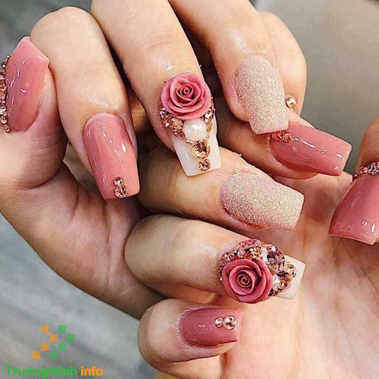                           Những mẫu móng tay đính đá đơn giản mà đẹp, nail đính đá sang trọng hot nhất