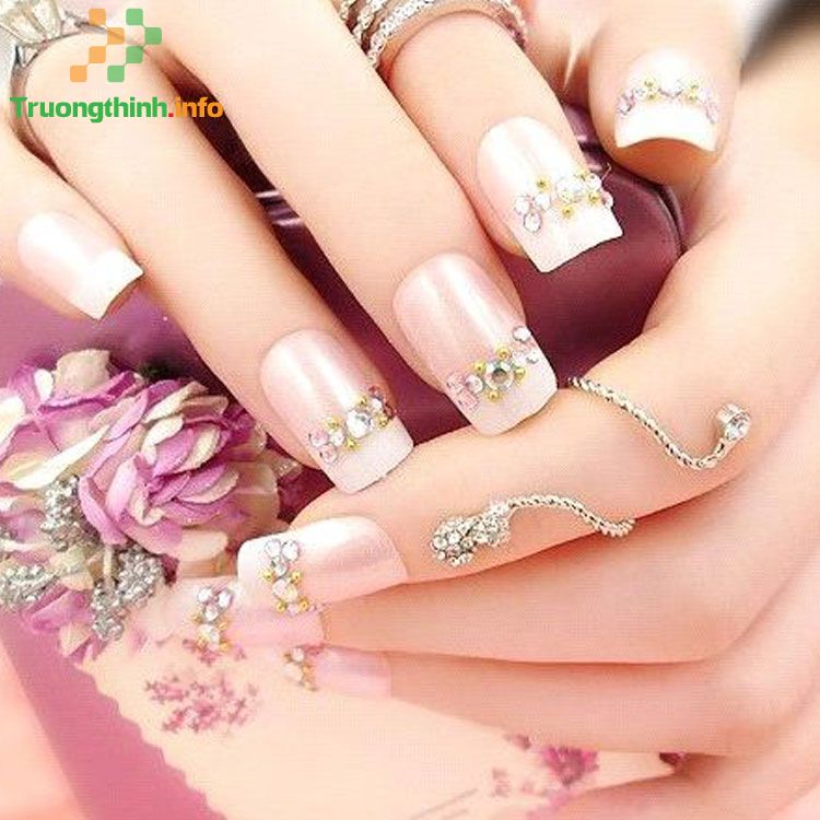                           Những mẫu móng tay đính đá đơn giản mà đẹp, nail đính đá sang trọng hot nhất