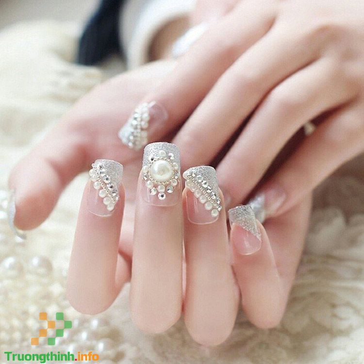                           Những mẫu móng tay đính đá đơn giản mà đẹp, nail đính đá sang trọng hot nhất