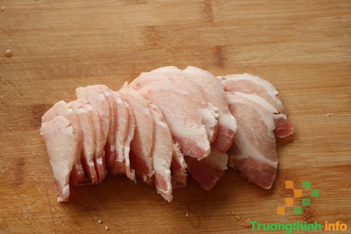 Thịt lợn xào với thứ này được món 2 trong 1, cơm nấu nồi đầy vẫn hết