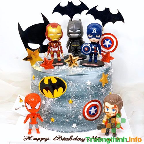 50+ Mẫu bánh sinh nhật hình Siêu nhân Nhện, Iron Man, Batman đẹp và ngầu nhất