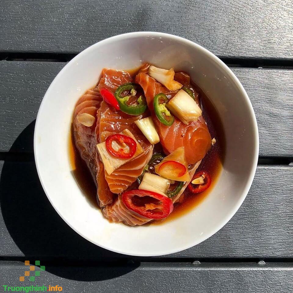 Cách làm cá hồi ngâm tương đậm vị, đưa cơm