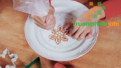                           Cách làm bánh quy gừng Giáng Sinh làm quà Noel cho người yêu, bạn bè