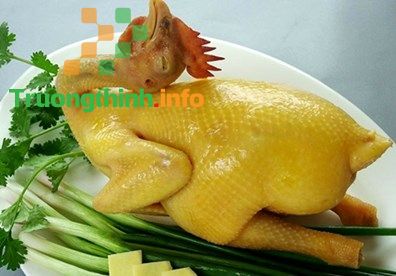                           Cách luộc gà ngon da vàng căng bóng, không bị đỏ