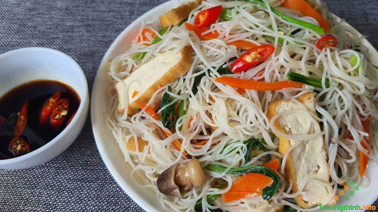                           3 Cách làm bún gạo xào chay ngon, thanh đạm, tốt cho sức khỏe