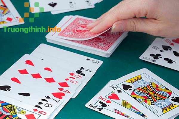                           Cách chơi phỏm, luật chơi bài phỏm chuẩn cho người mới bắt đầu