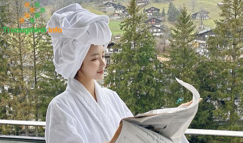 Cách ủ tóc bằng sữa chua, dầu dừa cho tóc nhanh dài, mềm mượt