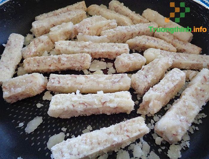                           Cách làm mứt khoai môn đãi khách ngày Tết dẻo thơm, lạ miệng