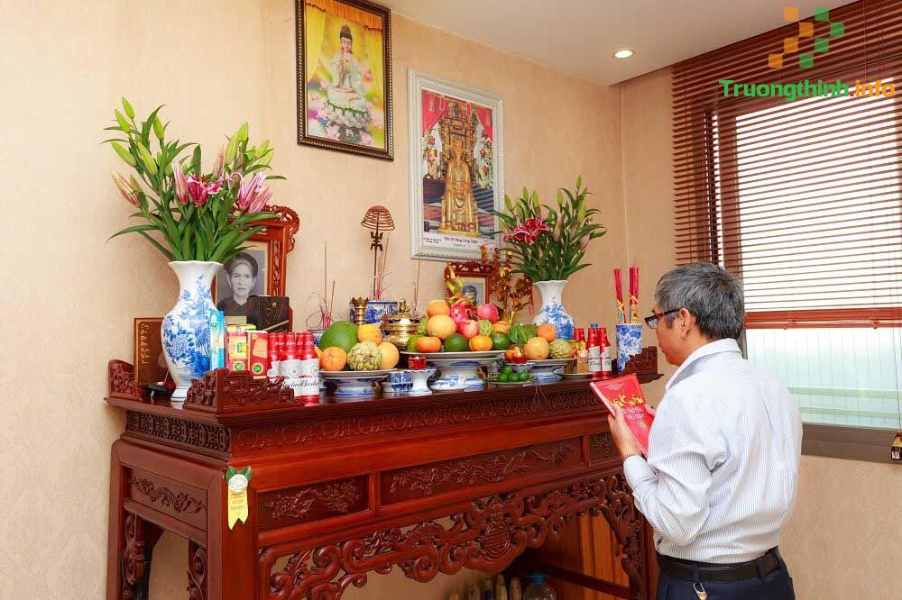                           Cúng thất là gì? Mẫu văn khấn, lễ vật cúng tuần đầu cho người mới mất