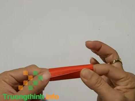                           Cách làm tràng pháo, dây pháo bằng giấy treo Tết