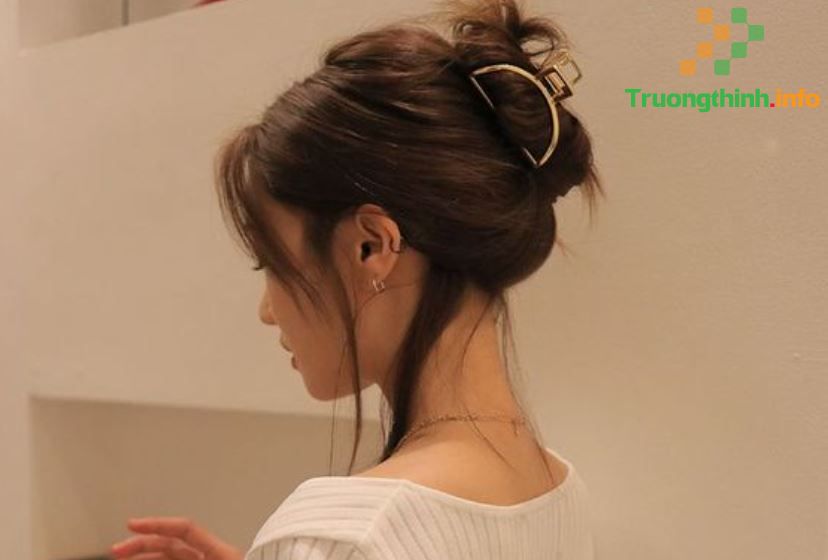                           Cách kẹp tóc càng cua cho tóc ngắn, dài, layer, xoăn đẹp nhất