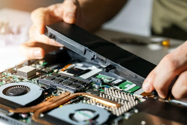 Chúng tôi cung cấp dịch vụ sửa chữa pin cho laptop và macbook