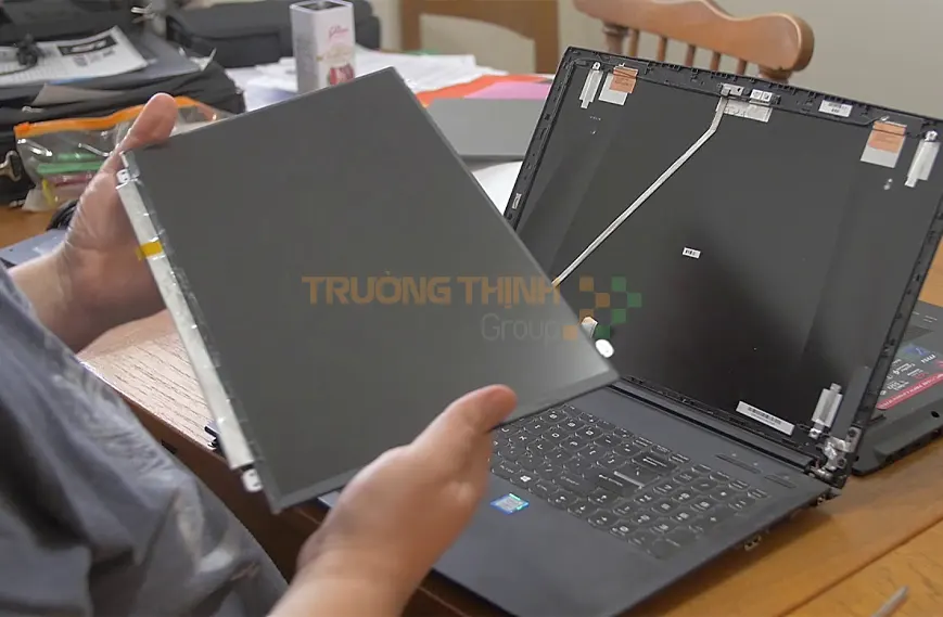 Tại sao nên sử dụng dịch vụ thay màn hình laptop asus Trường Thịnh Group